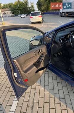 Хэтчбек Ford Fiesta 2013 в 