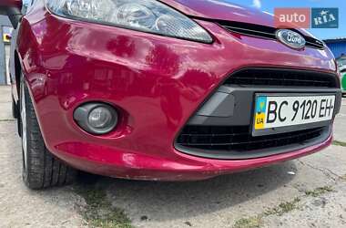 Хэтчбек Ford Fiesta 2011 в 