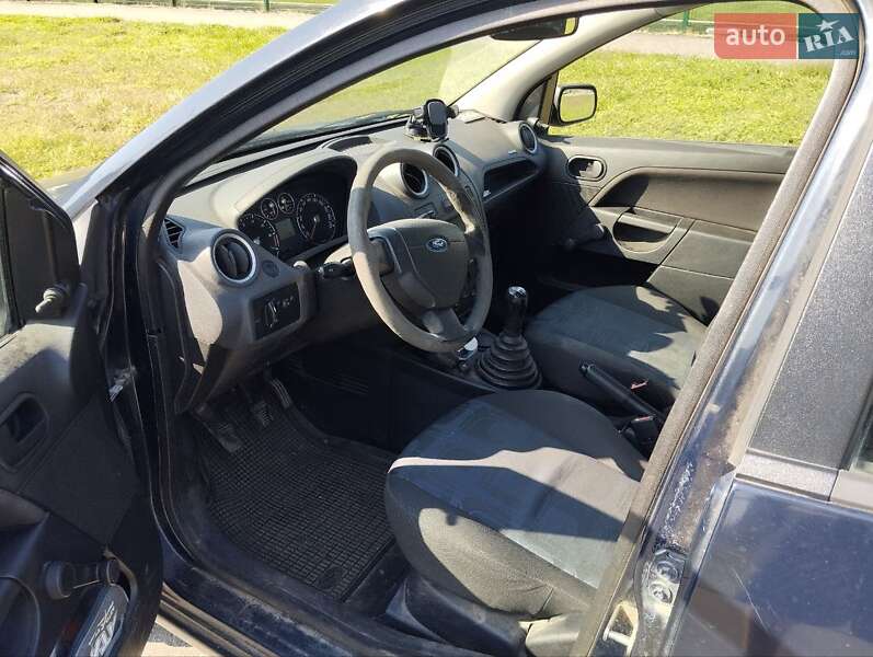 Хэтчбек Ford Fiesta 2007 в Киеве