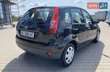 Хэтчбек Ford Fiesta 2006 в 