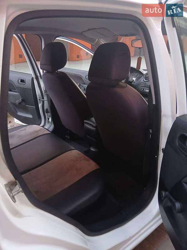 Хэтчбек Ford Fiesta 2006 в Тернополе