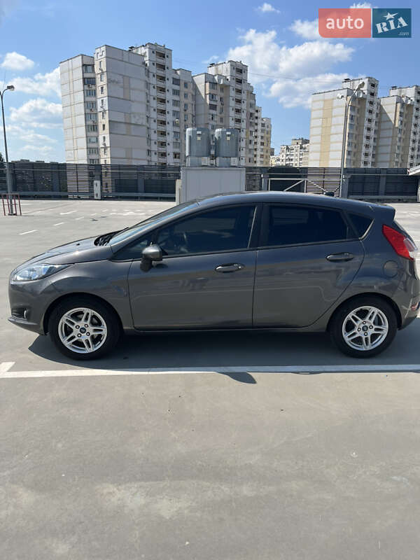 Хэтчбек Ford Fiesta 2018 в Киеве