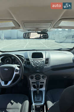 Хэтчбек Ford Fiesta 2018 в 