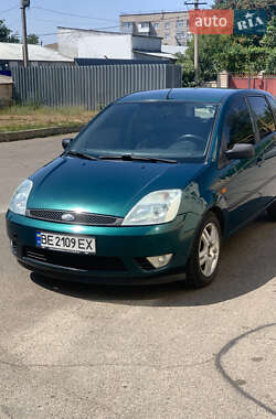 Хэтчбек Ford Fiesta 2003 в 