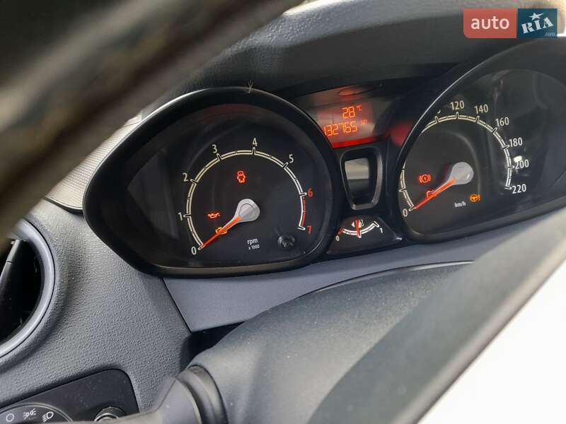 Хэтчбек Ford Fiesta 2010 в Литине