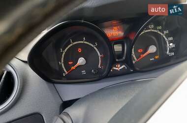 Хэтчбек Ford Fiesta 2010 в 