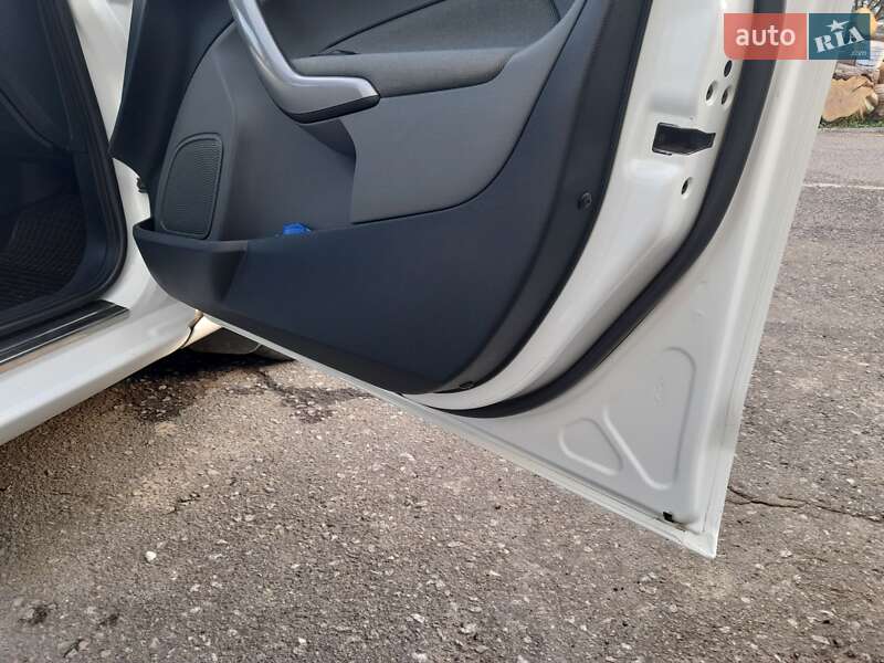Хэтчбек Ford Fiesta 2010 в Литине