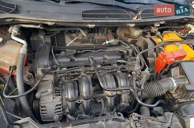 Хэтчбек Ford Fiesta 2010 в 