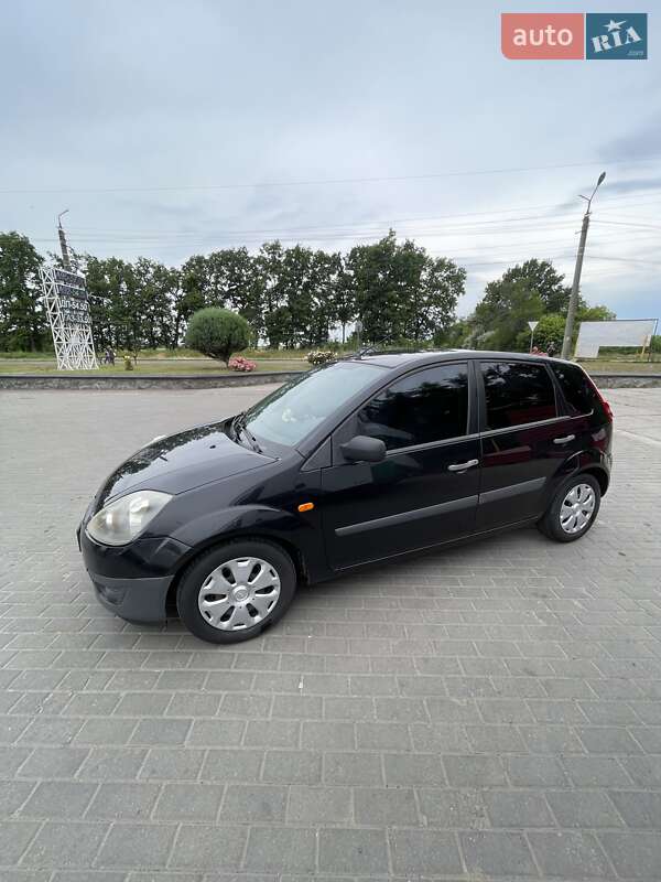 Хэтчбек Ford Fiesta 2008 в Киеве