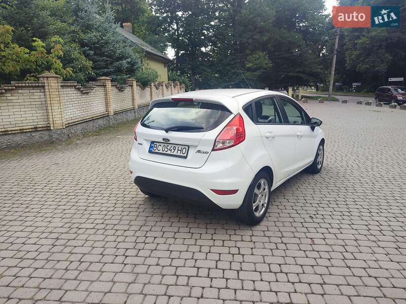 Хэтчбек Ford Fiesta 2014 в Львове