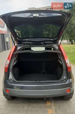 Хэтчбек Ford Fiesta 2007 в 