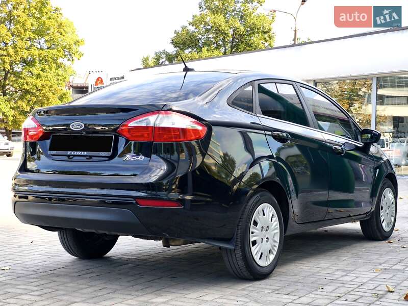 Седан Ford Fiesta 2018 в Днепре