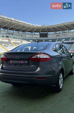 Седан Ford Fiesta 2014 в 