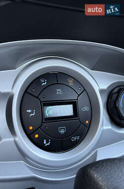Седан Ford Fiesta 2014 в 