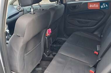 Хэтчбек Ford Fiesta 2017 в 
