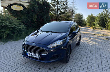 Хэтчбек Ford Fiesta 2015 в 