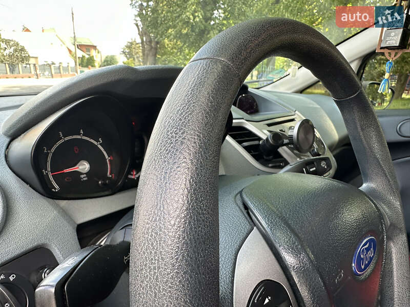 Хэтчбек Ford Fiesta 2011 в Виннице