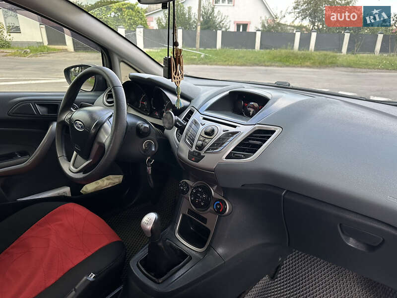 Хэтчбек Ford Fiesta 2011 в Виннице