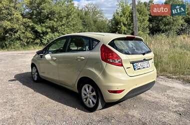 Хэтчбек Ford Fiesta 2009 в 