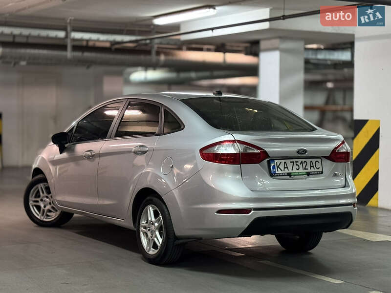 Седан Ford Fiesta 2017 в Днепре