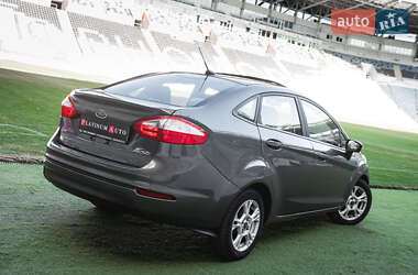 Седан Ford Fiesta 2014 в 