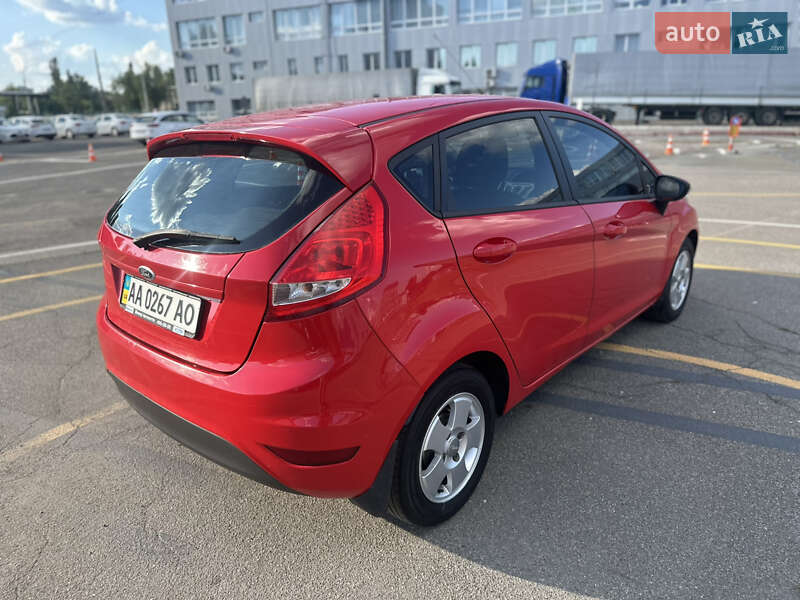 Хэтчбек Ford Fiesta 2011 в Киеве
