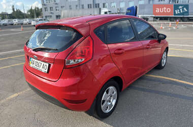 Хэтчбек Ford Fiesta 2011 в 