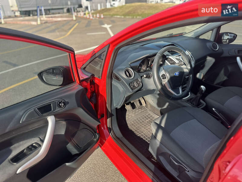 Хэтчбек Ford Fiesta 2011 в Киеве