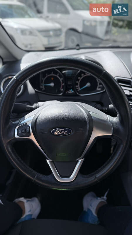Хэтчбек Ford Fiesta 2016 в Киеве