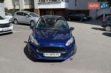 Хэтчбек Ford Fiesta 2016 в Киеве
