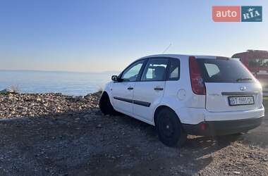 Хэтчбек Ford Fiesta 2007 в 