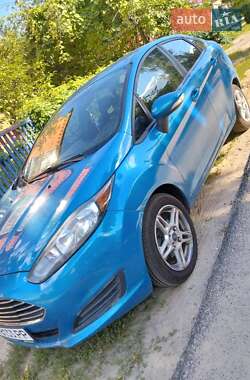 Седан Ford Fiesta 2014 в Буче