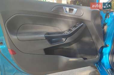 Хэтчбек Ford Fiesta 2015 в 