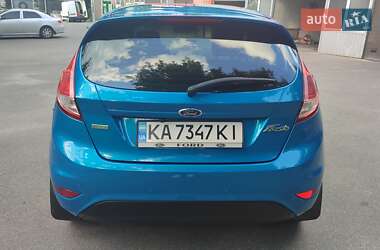 Хэтчбек Ford Fiesta 2015 в 