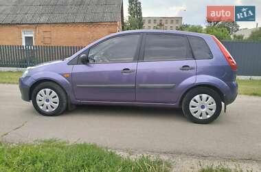 Хэтчбек Ford Fiesta 2006 в 