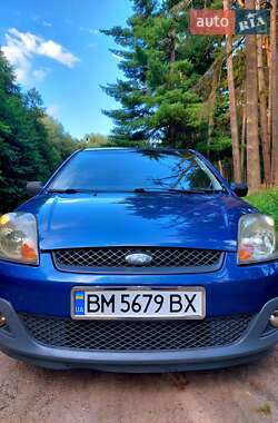 Хэтчбек Ford Fiesta 2006 в 