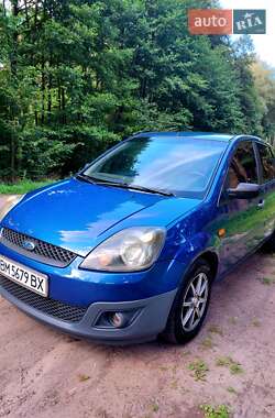 Хэтчбек Ford Fiesta 2006 в 