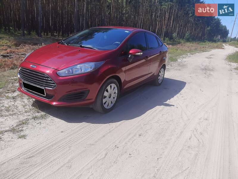 Седан Ford Fiesta 2013 в Славуте
