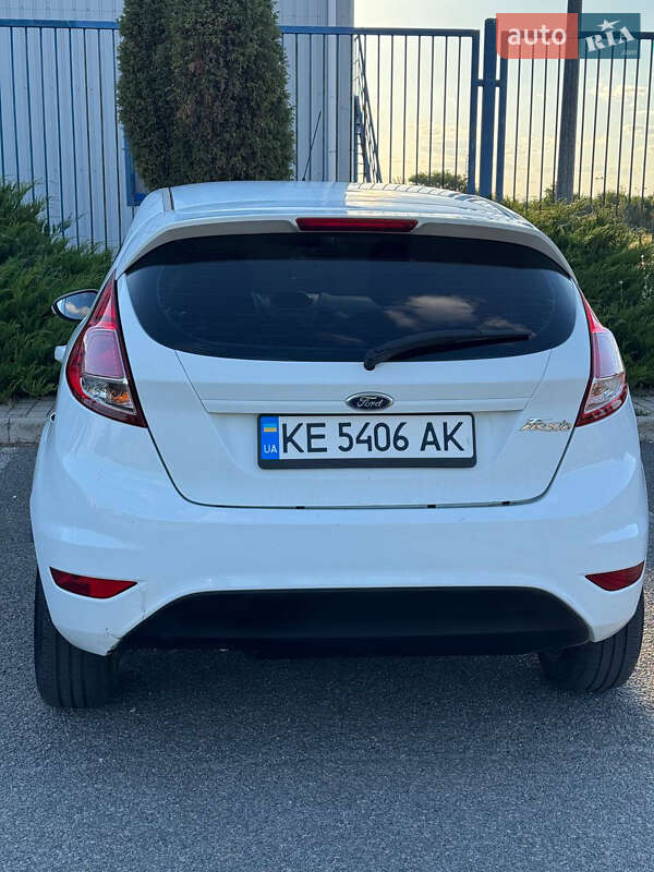 Хэтчбек Ford Fiesta 2013 в Новомосковске
