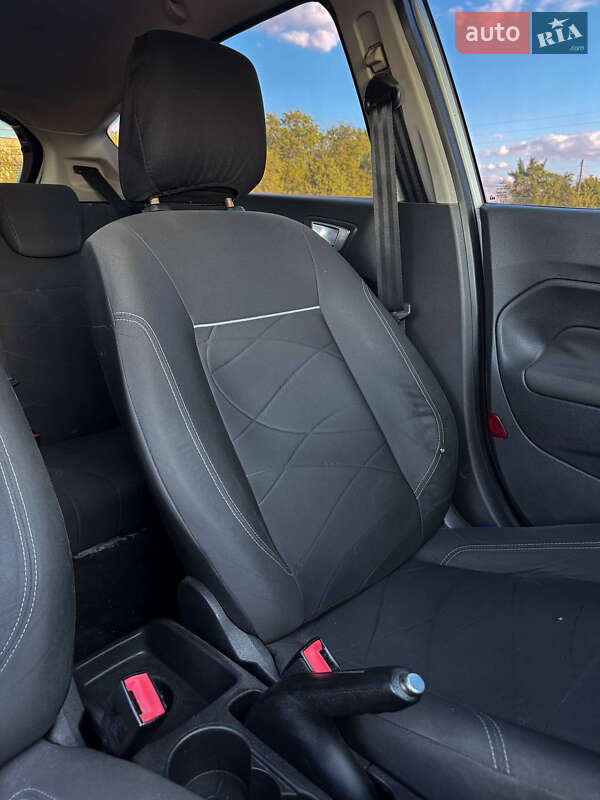 Хэтчбек Ford Fiesta 2013 в Новомосковске