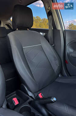 Хэтчбек Ford Fiesta 2013 в 