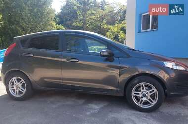 Хэтчбек Ford Fiesta 2018 в 