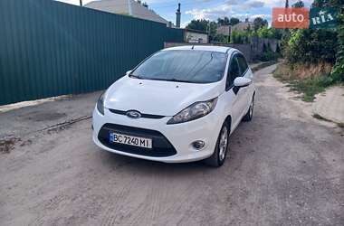 Хэтчбек Ford Fiesta 2011 в 