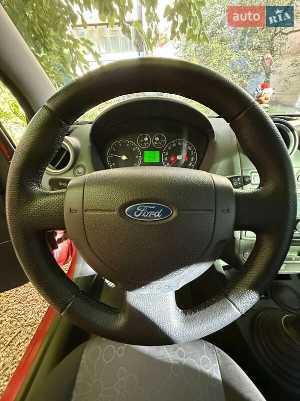 Хэтчбек Ford Fiesta 2007 в Киеве