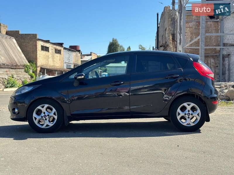 Хэтчбек Ford Fiesta 2011 в Киеве
