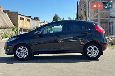 Хэтчбек Ford Fiesta 2011 в 
