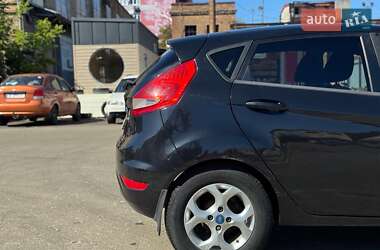 Хэтчбек Ford Fiesta 2011 в 