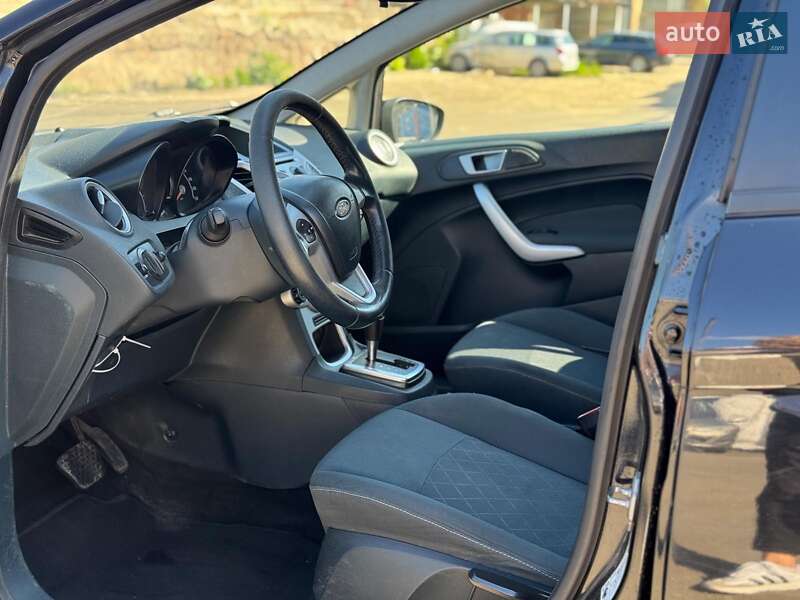 Хэтчбек Ford Fiesta 2011 в Киеве