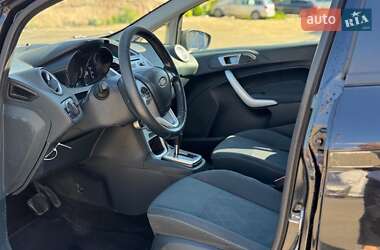 Хэтчбек Ford Fiesta 2011 в 