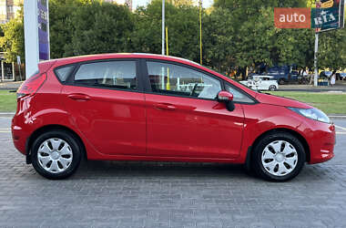 Хэтчбек Ford Fiesta 2012 в 